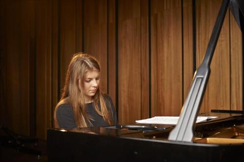 AJAM-Elizaveta-FROLOVA-piano-Strasbourg-2014-by-graigue.com-03